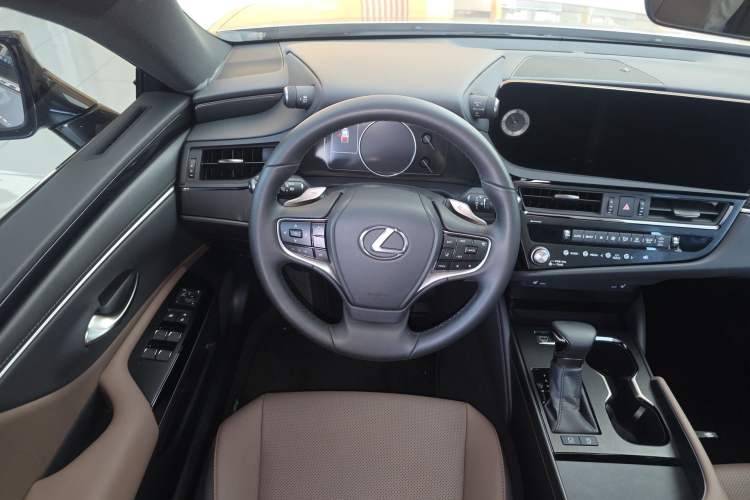 Used Lexus ES 2023 200 Excellence Edition Steering Wheel