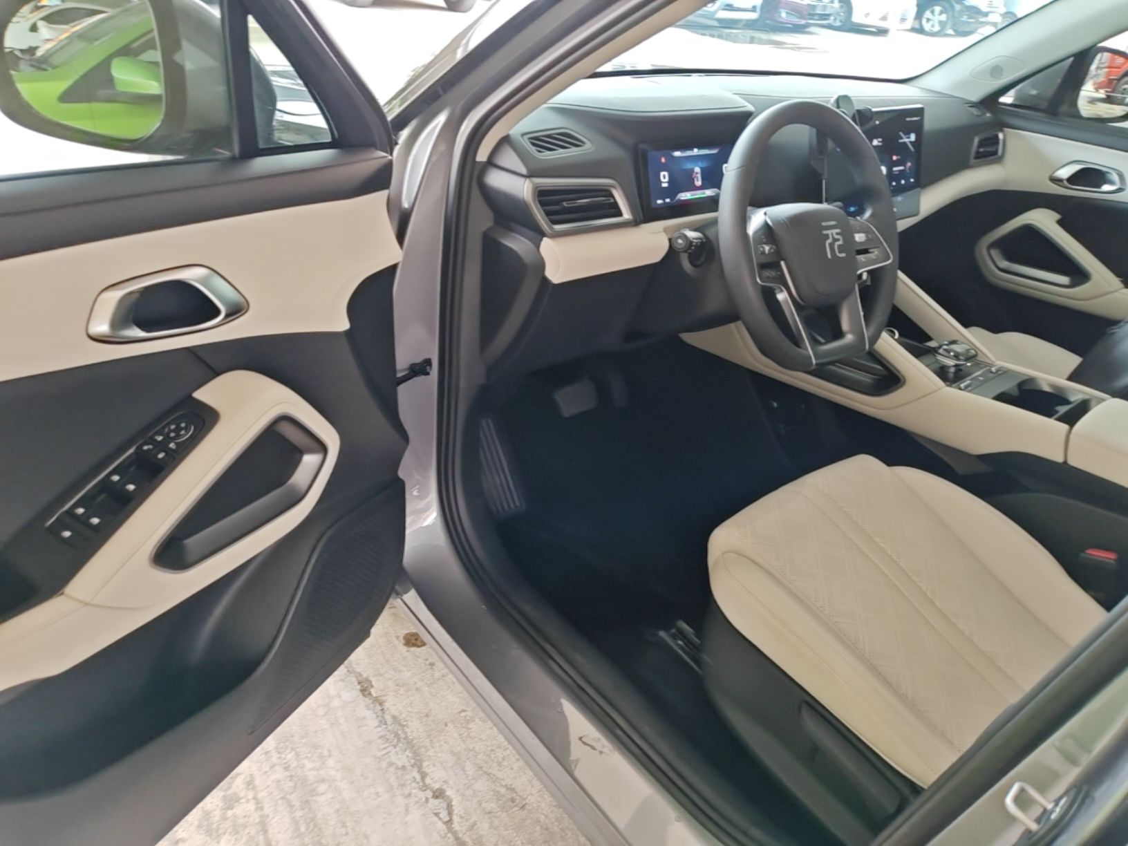 BYD Yuan UP 2024 401KM Leading Edition — снимка 18