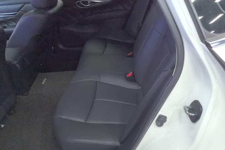 Used Infiniti Q70 2015 Q70L 2.5L Elite Edition Left Rear Seat