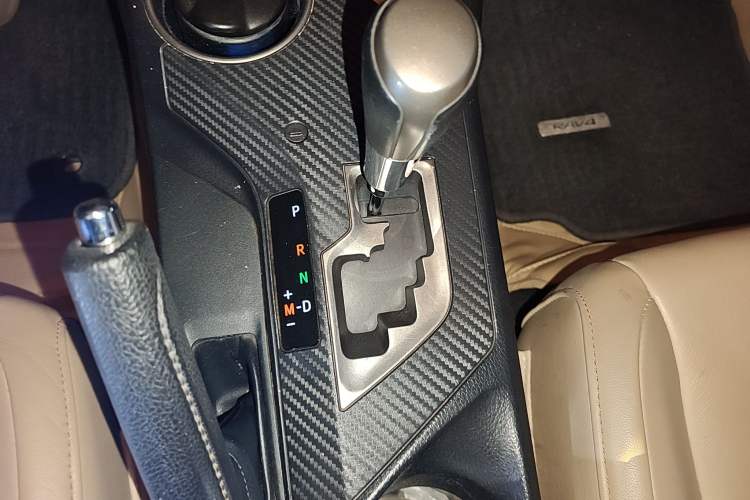 Used Toyota RAV4 2013 2.0L CVT Four-Wheel Drive New Edition
