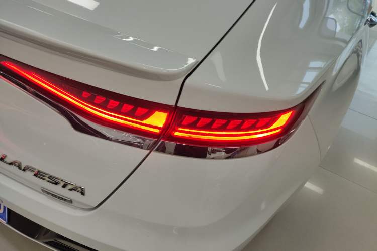 Used Hyundai Lafesta 2019 280TGDi Smart Speed Version China VI Standard Right Rear Taillight