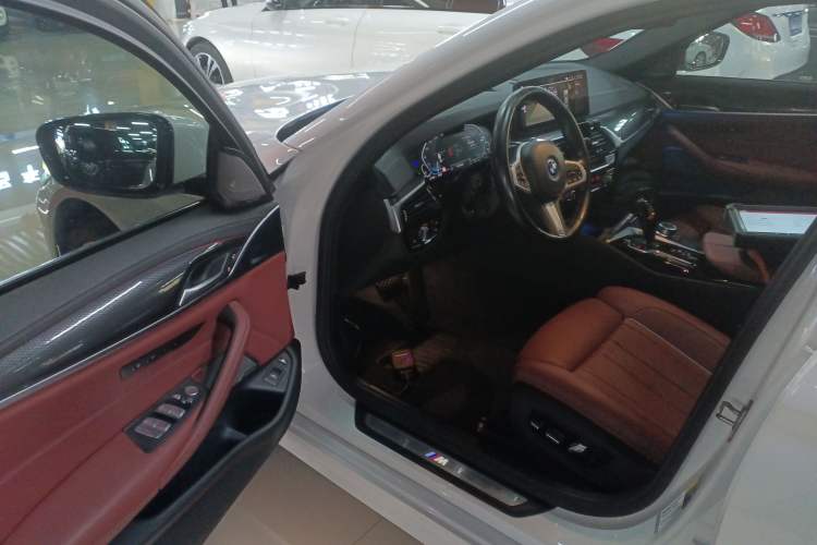 Used BMW 5 Series New Energy 2022 Second Facelift 535Le Pioneer Edition M Sport Package
