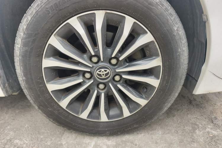 Used Toyota Corolla 2017 Revised Version 1.2T S-CVT GL