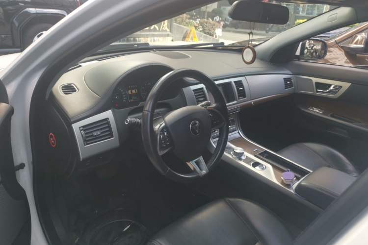 Used Jaguar XF 2015 XF 2.0T Prestige Edition Headliner