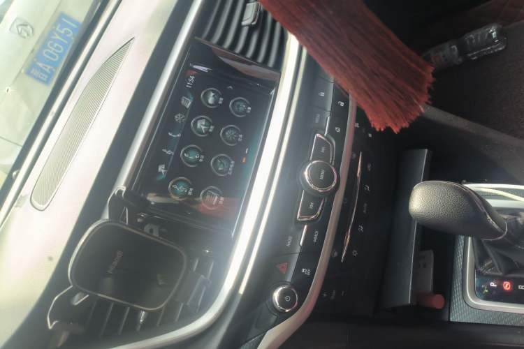 Used Buick GT 2019 18T Automatic Connected Elite Model China V Standard Audio And AC Panel