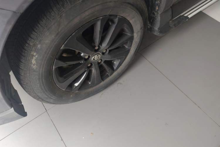 Used Toyota RAV4 2019 2.0L CVT Two-Wheel Drive Fashion X Limited Edition China VI Standard
