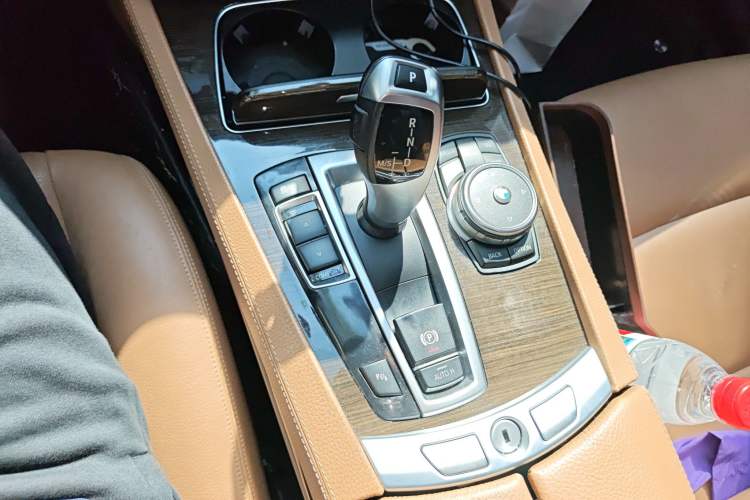 Used BMW 7 Series 2014 730Li Premium Edition Gear Lever