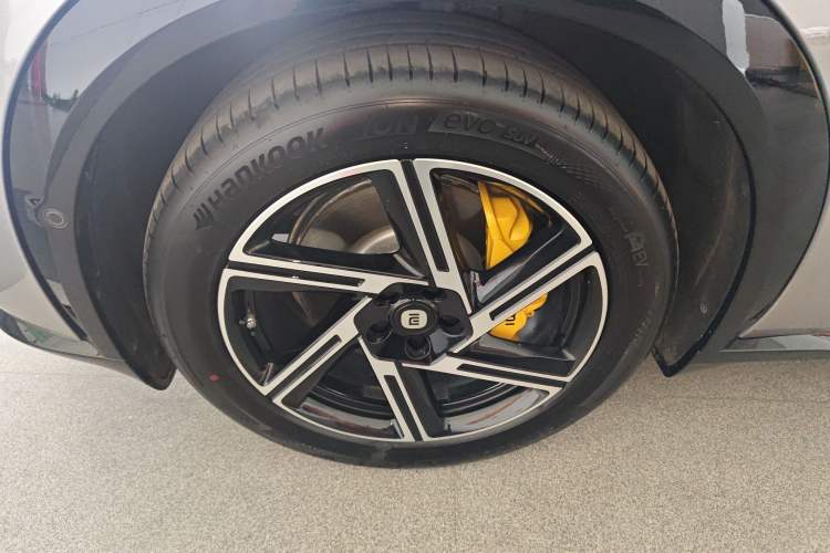 Used Xiaomi Auto YU7 2025 Ultra-Long Range Rear-Wheel Drive Version Exterior 4