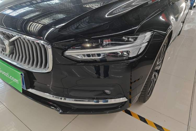 Used Volvo S90 2023 B5 Luxury Smart Edition