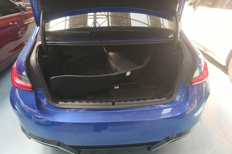 Used BMW i3 2024 eDrive 35 L
