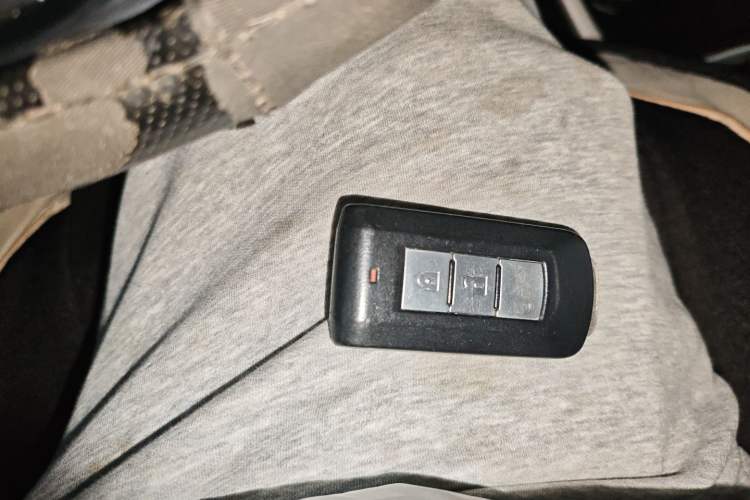 Used Mitsubishi Outlander 2019 2.0L Two-Wheel Drive Comfort Edition 5 Seats China VI Standard