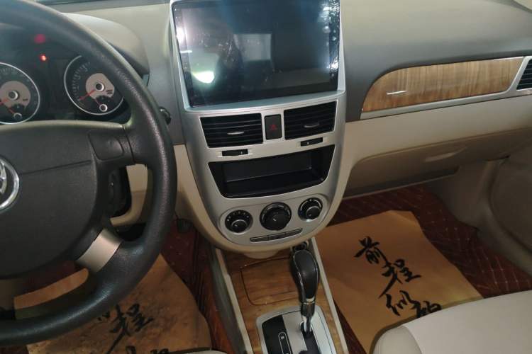 Used Buick Excelle 2015 1.5L Automatic Classic Model
