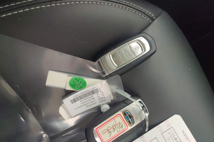 Used Geely Auto Emgrand X7 Sport 2018 1.8TD Automatic Two-Wheel Drive Smart Connect 4G Internet Edition
