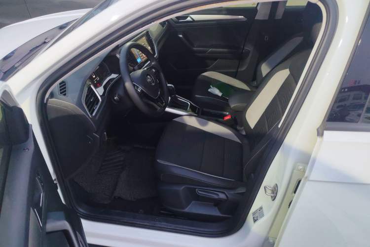 Used Volkswagen T-ROC 2019 230TSI DSG Two-Wheel-Drive Advanced Version China VI Standard Left Front Seat