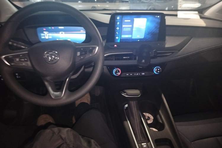 Used Buick Velite 6 2024 450km Range Commuter Version Center Console