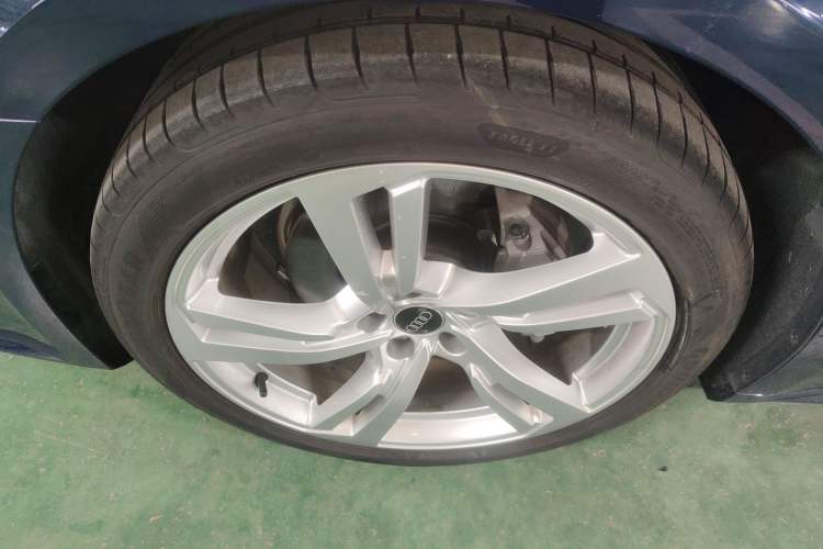 Used Audi A7L 2024 45TFSI quattro S-line Visionary Edition Flow Crystal Package
