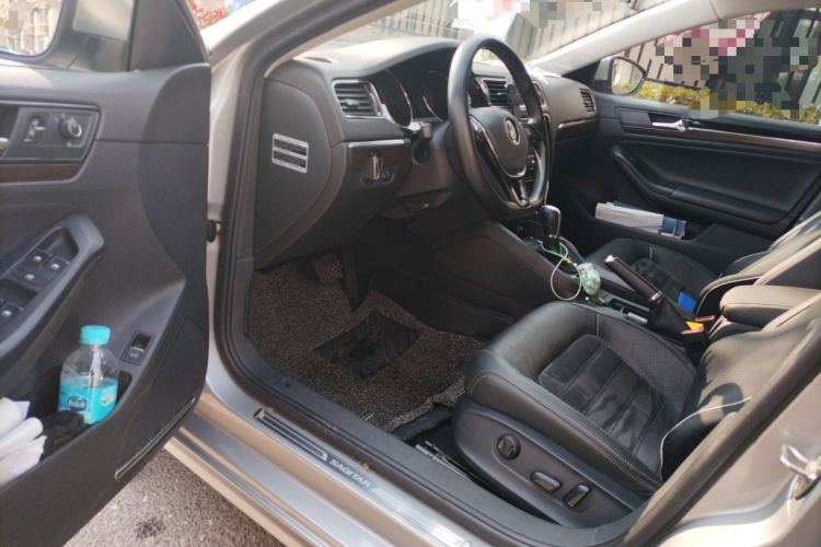 Used Volkswagen Sagitar 2017 230TSI Automatic Luxury Edition
