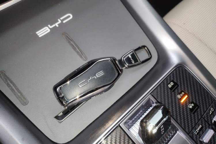 Used BYD Seal 07 DM-i 2025 DM-i 1.5L 125km Luxury Model Vehicle Key