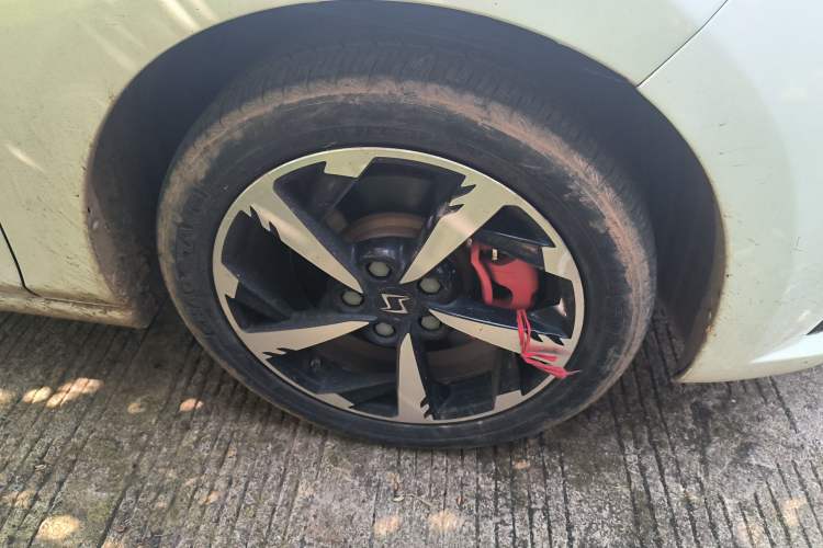 Used SOL A5 2021 1.5T Manual Luxury Version Right Front Wheel Hub