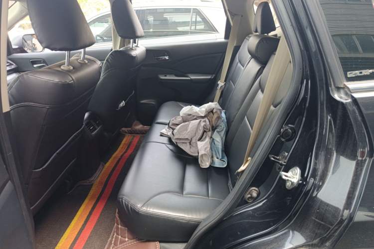 Used Honda CR-V 2016 2.0L two-wheel drive Urban Edition Left Rear Seat