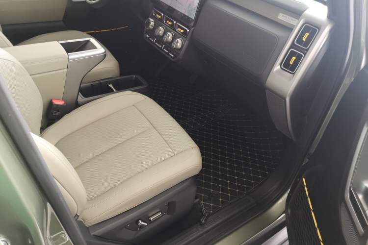 Used iCAR V23 2025 401 Two-Wheel Drive Advanced Edition
