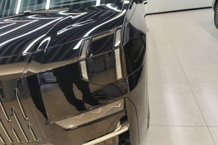 Used Zeekr 009 2024 Six-Seat Executive Version 4WD 108 kWh Left Front Headlight