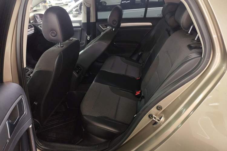 Used Volkswagen Golf 2018 230TSI Automatic Comfort Model
