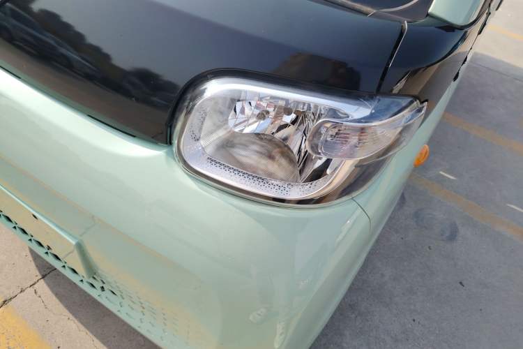 Used REACH MINI Truck 2023 120km Long Wheelbase Van-Type Striving Edition
