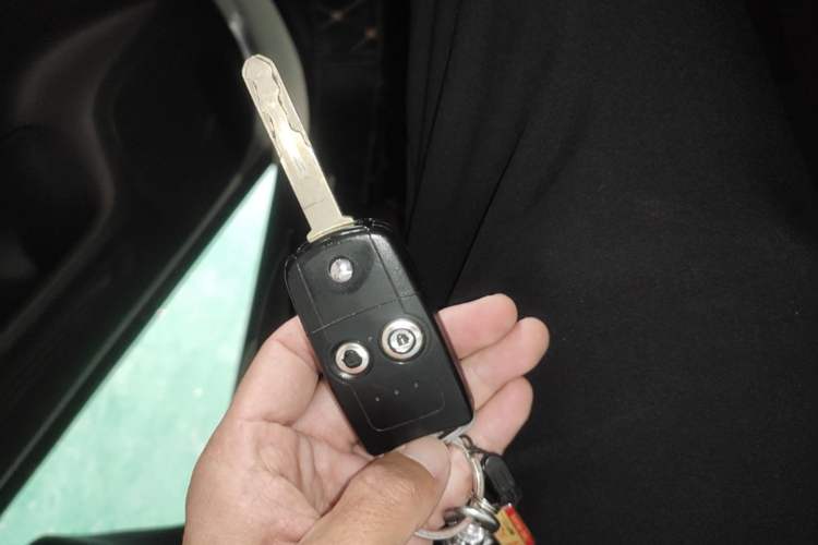 Used Honda CR-V 2012 2.0L two-wheel drive urban version