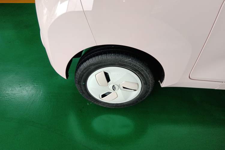 Used Chery QQ Ice Cream 2022 120km Conical Shape Lithium Iron Phosphate
