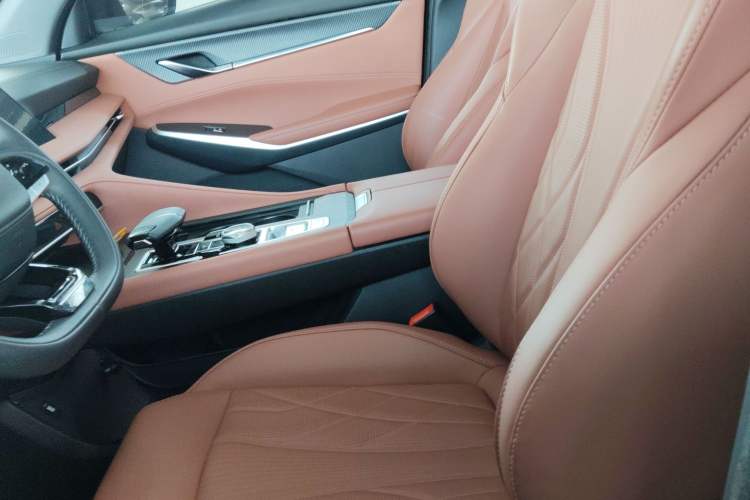 Used Changan CS75 PLUS 2024 3rd Generation Champion Edition 1.5T Intelligent Drive Dynamic Model
