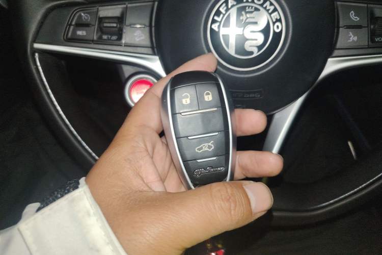 Used Alfa Romeo Stelvio 2017 2.0T 200HP Luxury Edition Vehicle Key