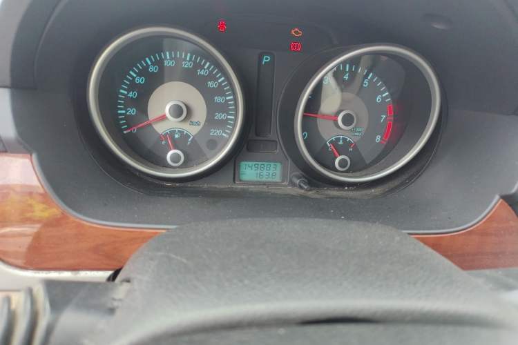 Used Buick Excelle 2011 1.6 LE-AT Odometer Close Up