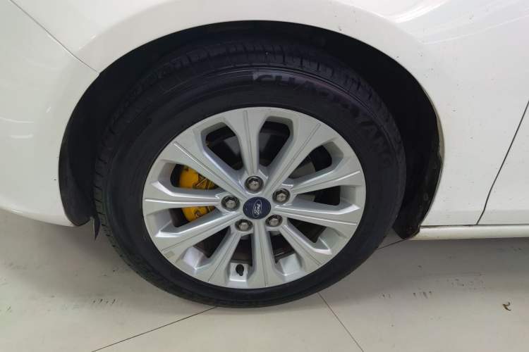 Used Ford Escort 2015 1.5L Automatic Fashion Model
