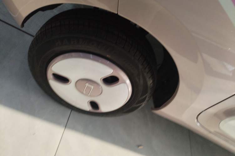 Used Bestune Pony 2026 222km Colorful Horse Right Rear Wheel Hub