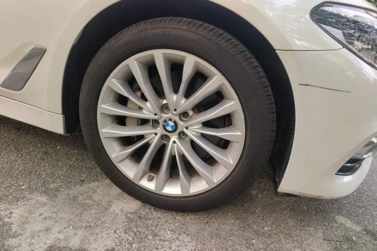 Used BMW 5 Series 2020 530Li xDrive Luxury Package Right Front Wheel Hub