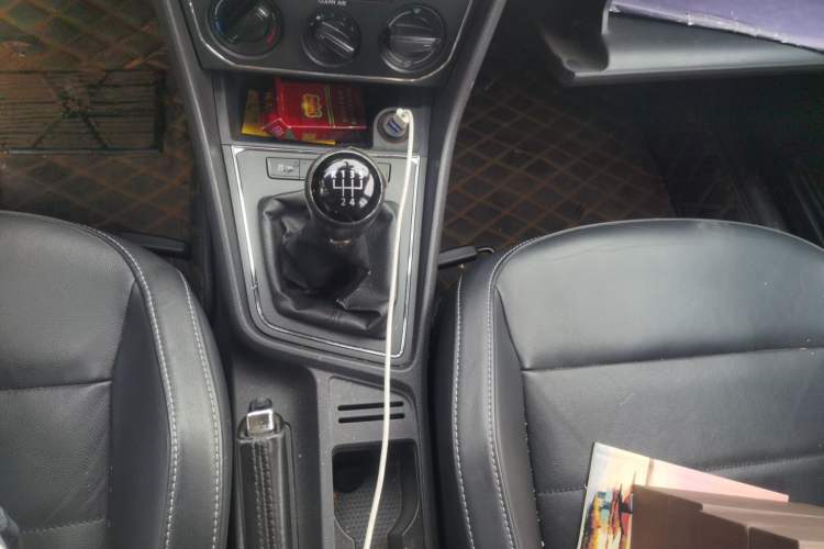 Used Volkswagen Lavida 2015 1.6L Manual Comfort Edition