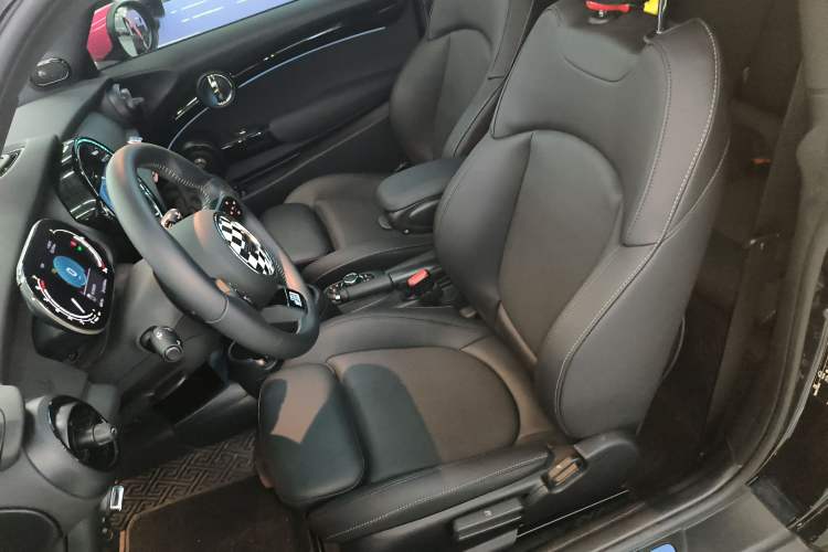 Used MINI 2023 1.5T COOPER Midnight Escape Special Edition Left Front Seat