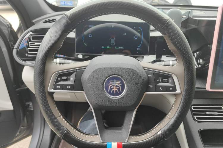 Used BYD Qin PLUS 2024 HONOR Edition DM-i 55KM Leading Model Steering Wheel