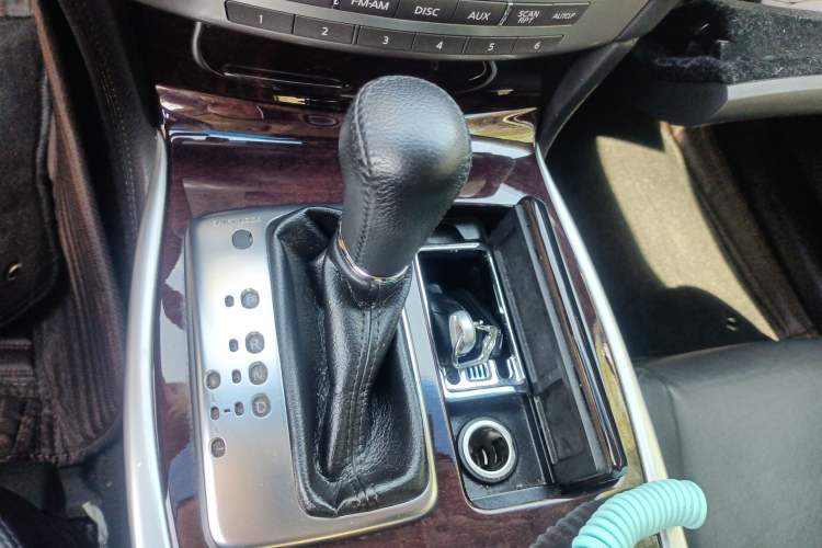 Used Infiniti Q70 2019 Q70L 2.0T Elite Plus Version Gear Lever