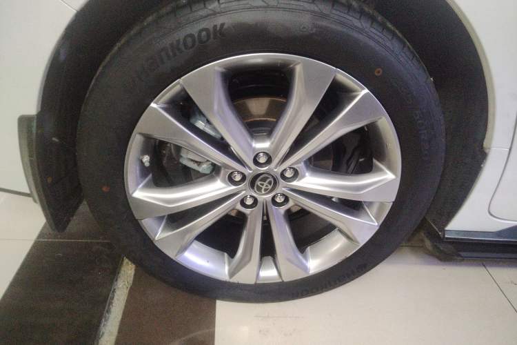 Used Toyota Sienna 2023 2.5L Hybrid Deluxe Edition
