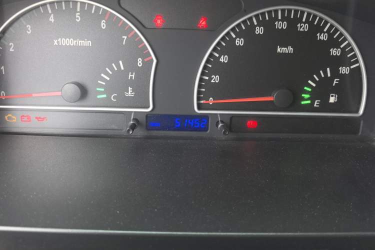 Used Dongfeng Shuaike 2011 1.6L Manual Commercial 5-Seater Odometer Close Up