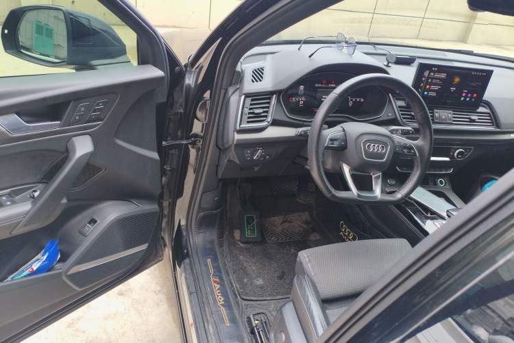 Used Audi Q5L Sportback 2021 45 TFSI Luxury Edition Driver Seat