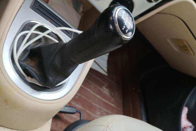 Used Volkswagen Lavida 2013 Classic 1.6L Manual Fashion Edition Gear Lever