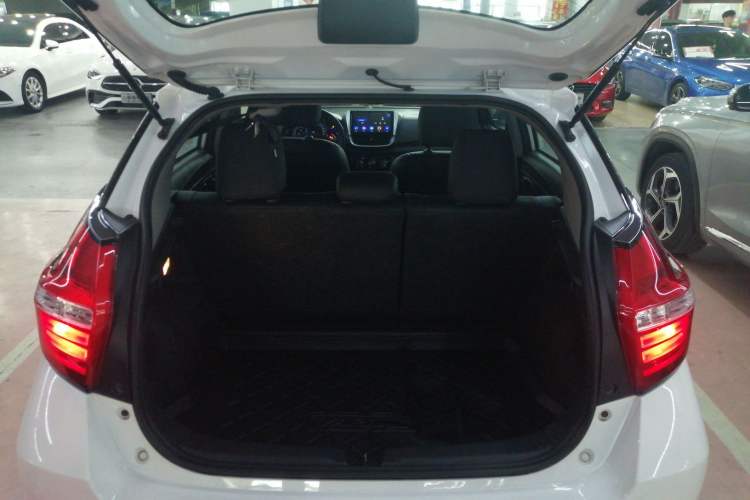 Used Toyota YARiS L Zhi Xuan 2019 1.5E CVT Dynamic Edition China VI compliant Trunk