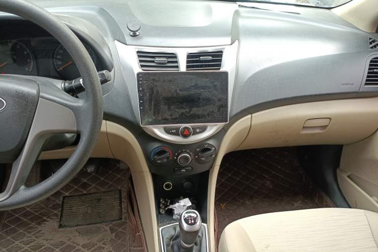 Used Hyundai Verna (older generation) 2016 1.4L Manual Smart GLS Trim