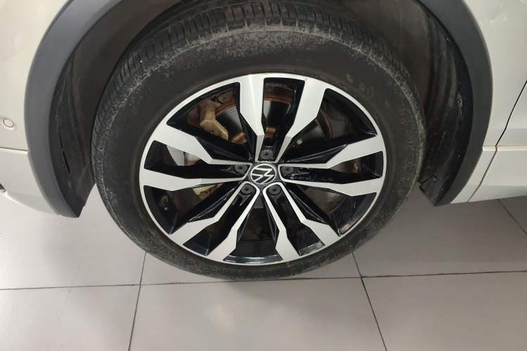 Used Volkswagen Tiguan L 2021 330TSI Automatic Two-Wheel Drive R-Line Flagship Edition
