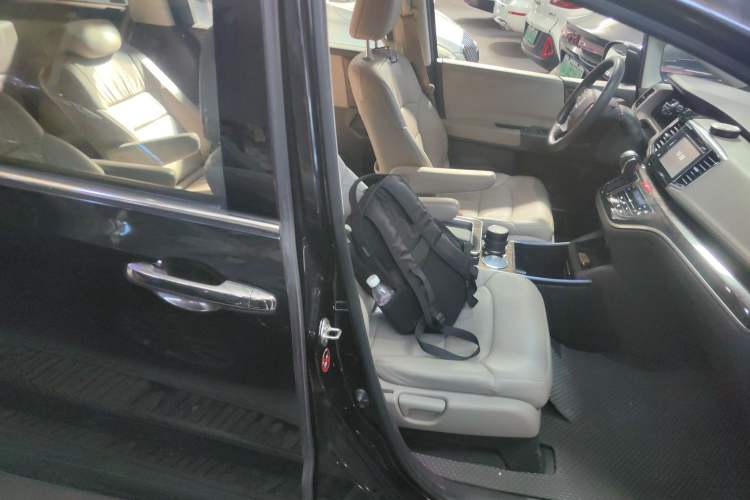 Used Honda Odyssey 2015 Revised 2.4L Luxury Edition