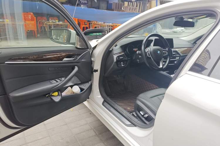 Used BMW 5 Series 2018 525Li Luxury Package
