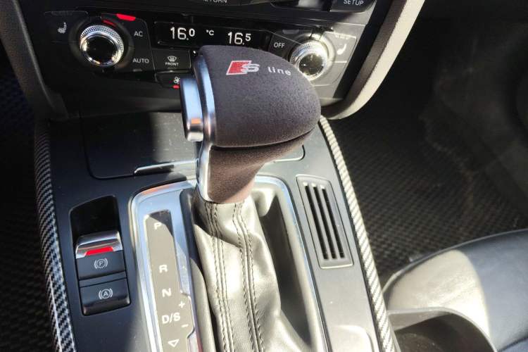 Used Audi A5 2013 Sportback 40 TFSI Gear Lever